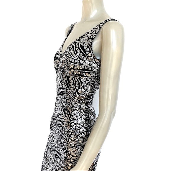 Tatyana Silver Sequin Sleeveless Lined Dress - Picture 4 of 13